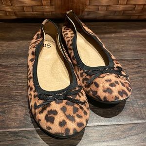 Girls leopard print dress shoes size 2